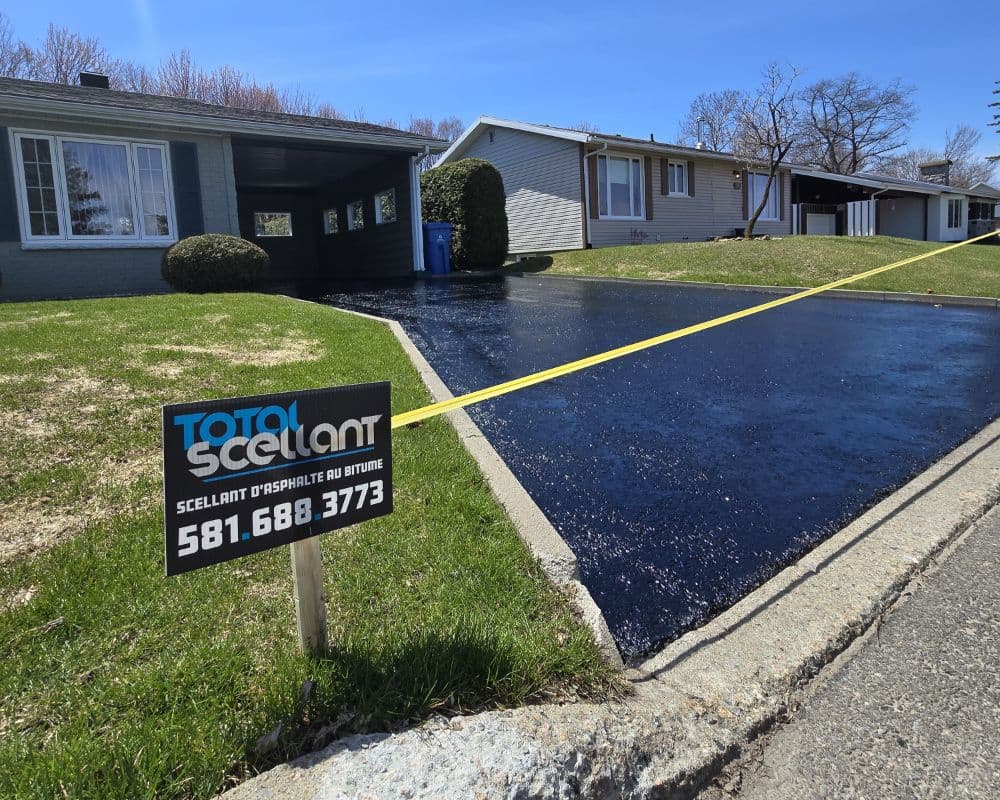 Scellant au bitume dans le secteur de Beauport