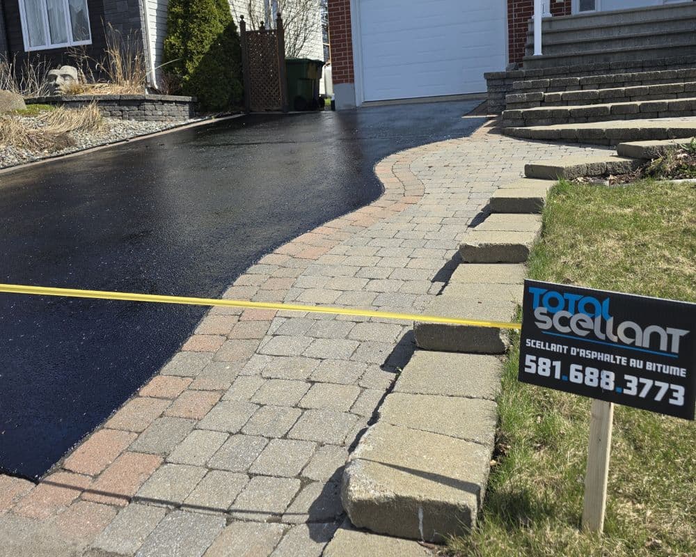 Scellant d'asphalte au bitume avec réparation de fissure à Québec