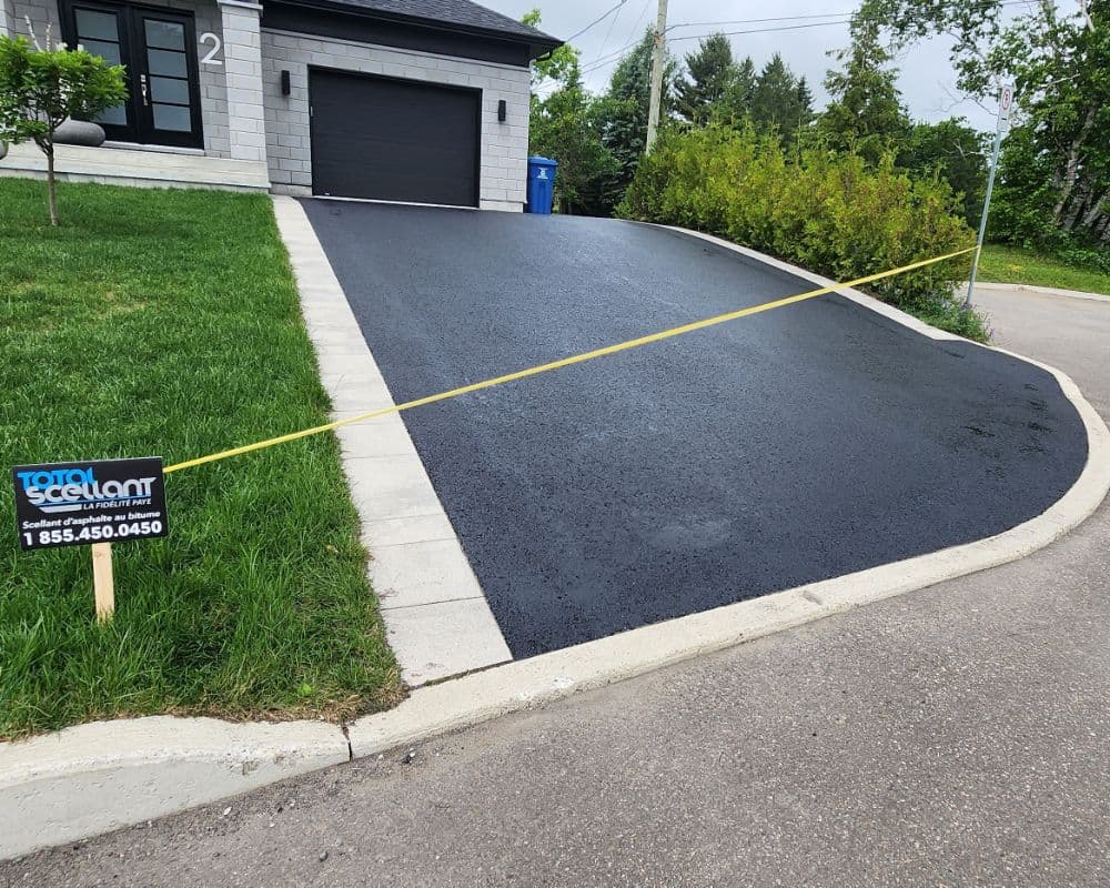 Scellant au bitume dans le secteur de Levis